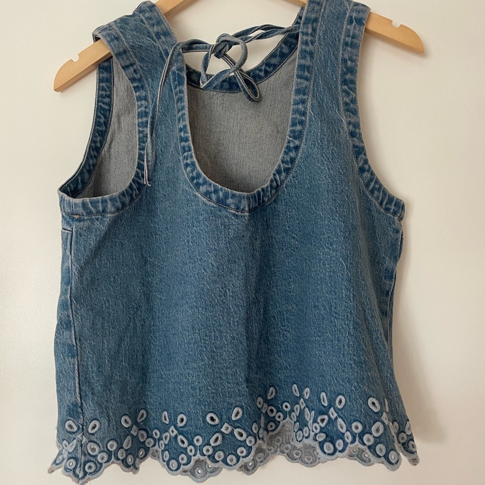 Abercrombie & Fitch Blue Denim Eyelet Scallop Hem Top - Picture 6 of 8